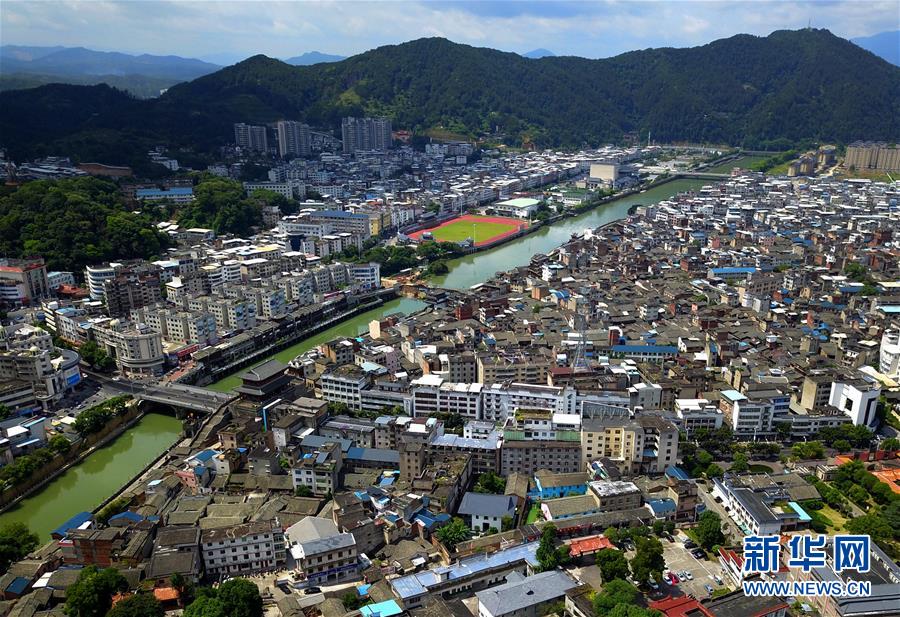 (走向我們的小康生活·圖文互動)(2)“紅土地”越來越紅火——福建老區(qū)蘇區(qū)發(fā)展新貌掠影