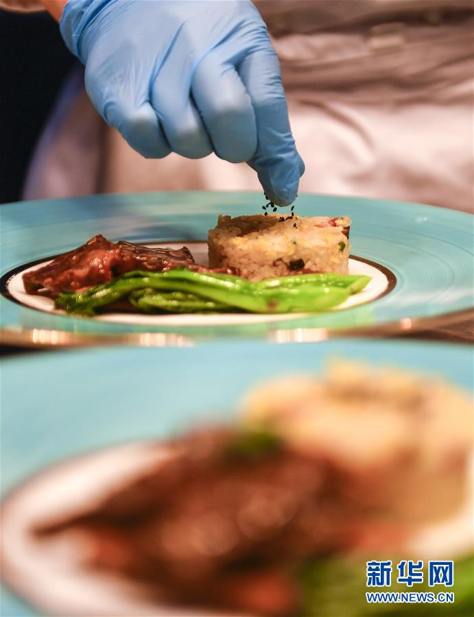 （在習(xí)近平新時(shí)代中國(guó)特色社會(huì)主義思想指引下&mdash;&mdash;新時(shí)代新作為新篇章&middot;習(xí)近平總書(shū)記關(guān)切事&middot;圖文互動(dòng)）（5）珍惜盤(pán)中餐，狠剎浪費(fèi)風(fēng)&mdash;&mdash;各地積極行動(dòng)堅(jiān)決制止餐飲浪費(fèi)