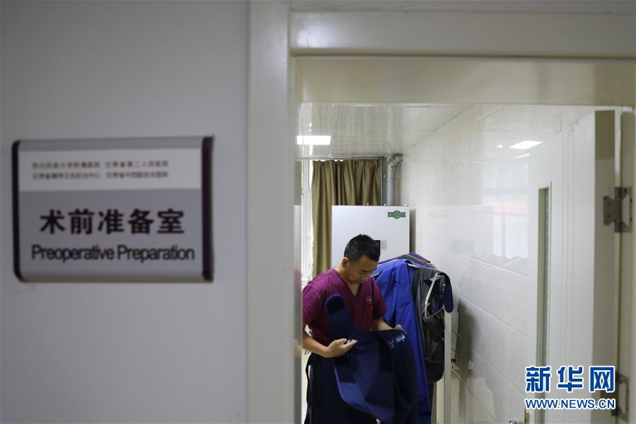 （圖文互動）（1）身披&ldquo;重甲&rdquo;來&ldquo;繡花&rdquo;&mdash;&mdash;醫(yī)院中的&ldquo;鉛衣醫(yī)生&rdquo;