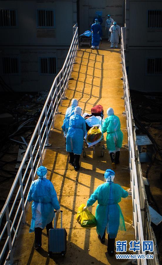 (新華全媒頭條·圖文互動)(10)以仁心仁術造福人民——寫在第三個中國醫(yī)師節(jié)之際