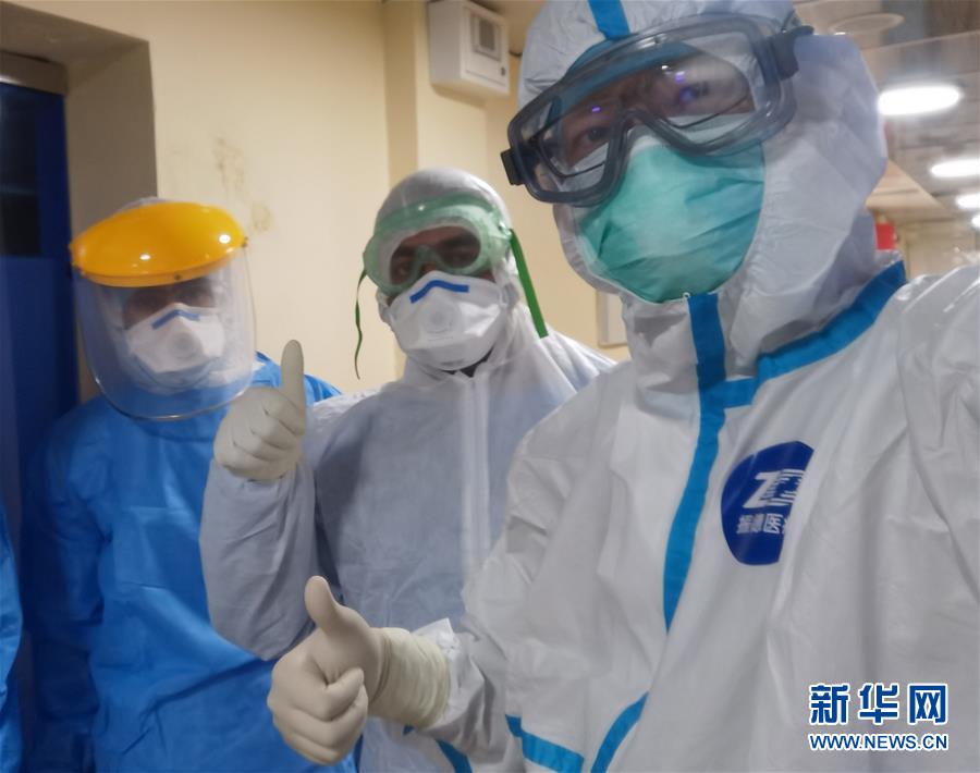 (新華全媒頭條·圖文互動)(4)以仁心仁術造福人民——寫在第三個中國醫(yī)師節(jié)之際