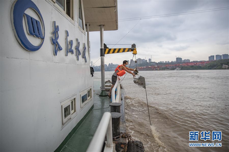 （防汛抗洪&middot;圖文互動(dòng)）（6）筑起防大汛的堅(jiān)強(qiáng)防線&mdash;&mdash;重慶防御長(zhǎng)江、嘉陵江過(guò)境洪峰現(xiàn)場(chǎng)記錄