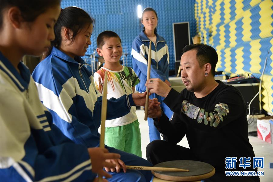 (特別的暑期生活·圖文互動(dòng))(4)聆聽(tīng)“云端”校園的搖滾夢(mèng)——貴州“海拔最高”村小暑期見(jiàn)聞