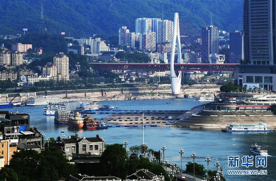 （新華全媒頭條&middot;走向我們的小康生活&middot;圖文互動(dòng)）（1）大城大鄉(xiāng)的&ldquo;幸福協(xié)奏曲&rdquo;&mdash;&mdash;重慶推動(dòng)高質(zhì)量發(fā)展創(chuàng)造高品質(zhì)生活紀(jì)事