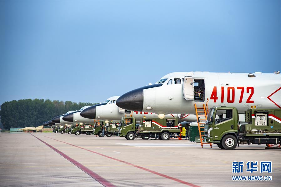 (在習(xí)近平強軍思想指引下·我們在戰(zhàn)位報告·圖文互動)(1)雷霆“戰(zhàn)神”向戰(zhàn)而飛——空軍航空兵某師牢記囑托備戰(zhàn)打仗記事