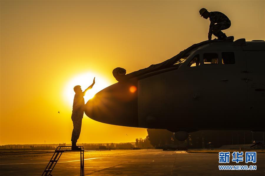 (在習(xí)近平強軍思想指引下·我們在戰(zhàn)位報告·圖文互動)(5)雷霆“戰(zhàn)神”向戰(zhàn)而飛——空軍航空兵某師牢記囑托備戰(zhàn)打仗記事