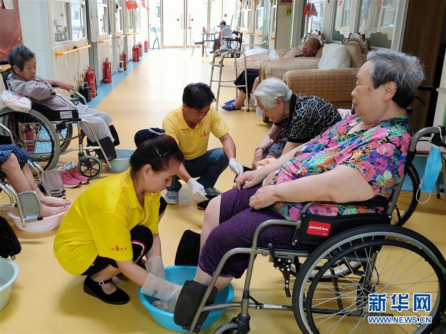 （走向我們的小康生活&middot;圖文互動(dòng)）（3）北京&ldquo;老有所養(yǎng)&rdquo;的床邊、身邊、周邊事