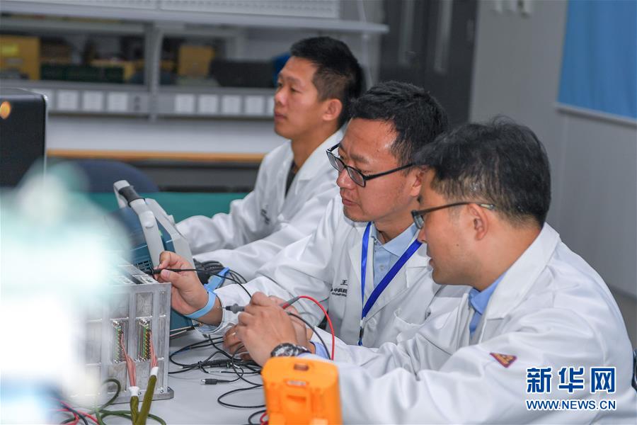 （在習(xí)近平新時(shí)代中國特色社會(huì)主義思想指引下&mdash;&mdash;新時(shí)代新作為新篇章&middot;習(xí)近平總書記關(guān)切事&middot;圖文互動(dòng)）（2）終不悔為國為民，攀高峰只爭(zhēng)朝夕&mdash;&mdash;來自科學(xué)家們的動(dòng)人故事