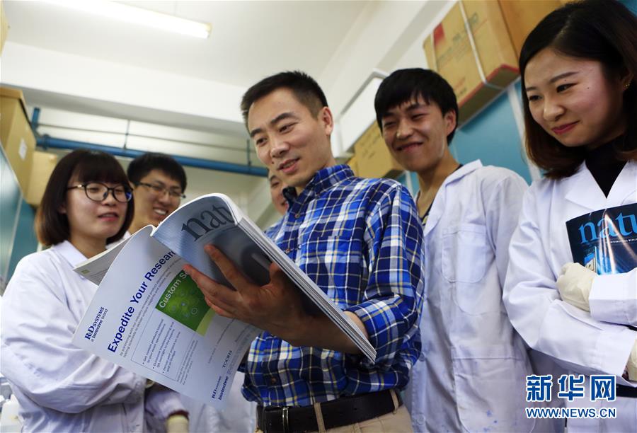 （在習(xí)近平新時(shí)代中國特色社會(huì)主義思想指引下&mdash;&mdash;新時(shí)代新作為新篇章&middot;習(xí)近平總書記關(guān)切事&middot;圖文互動(dòng)）（4）終不悔為國為民，攀高峰只爭(zhēng)朝夕&mdash;&mdash;來自科學(xué)家們的動(dòng)人故事