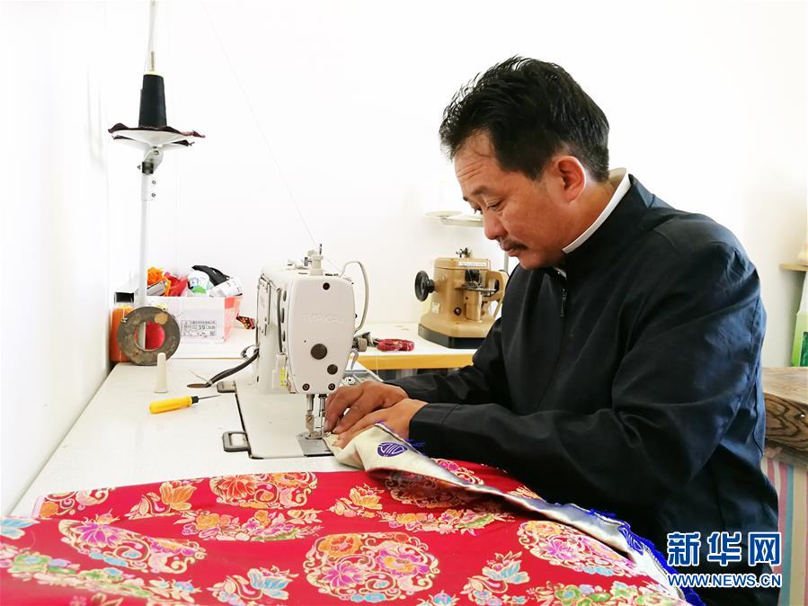 （決戰(zhàn)決勝脫貧攻堅(jiān)&middot;圖文互動(dòng)）（1）&ldquo;吹響&rdquo;幸福的白海螺&mdash;&mdash;青海易地扶貧搬遷見(jiàn)聞