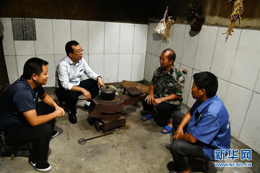 (新華全媒頭條·決戰(zhàn)決勝脫貧攻堅·督戰(zhàn)未摘帽貧困縣·圖文互動)(7)把“最能打的人”放在最需要的地方——聚焦貴州未脫貧縣里的“助攻干部”