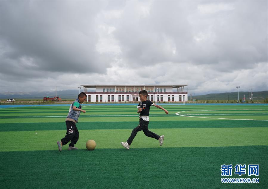 （新華全媒頭條&middot;走向我們的小康生活&middot;決戰(zhàn)決勝脫貧攻堅(jiān)&middot;圖文互動(dòng)）（10）高原上綻放的光芒&mdash;&mdash;來(lái)自青海攻克深度貧困堡壘的故事