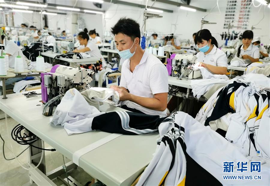 （決戰(zhàn)決勝脫貧攻堅&middot;圖文互動）（6）同飲一江水 攜手&ldquo;斬窮根&rdquo;&mdash;&mdash;深圳對口廣西河池、百色扶貧協(xié)作見聞