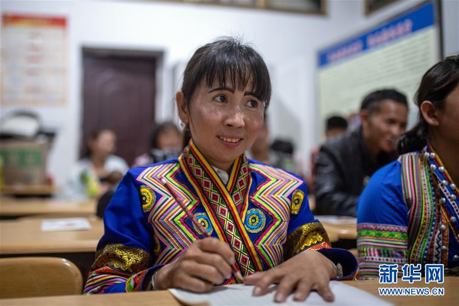 (新華全媒頭條·決戰(zhàn)決勝脫貧攻堅(jiān)·督戰(zhàn)未摘帽貧困縣·圖文互動(dòng))(8)脫貧的歌聲——云南直過(guò)民族和人口較少民族共入新時(shí)代