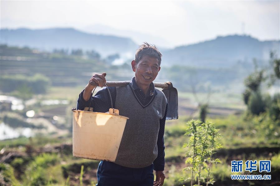 (新華全媒頭條·決戰(zhàn)決勝脫貧攻堅(jiān)·督戰(zhàn)未摘帽貧困縣·圖文互動(dòng))(11)脫貧的歌聲——云南直過(guò)民族和人口較少民族共入新時(shí)代