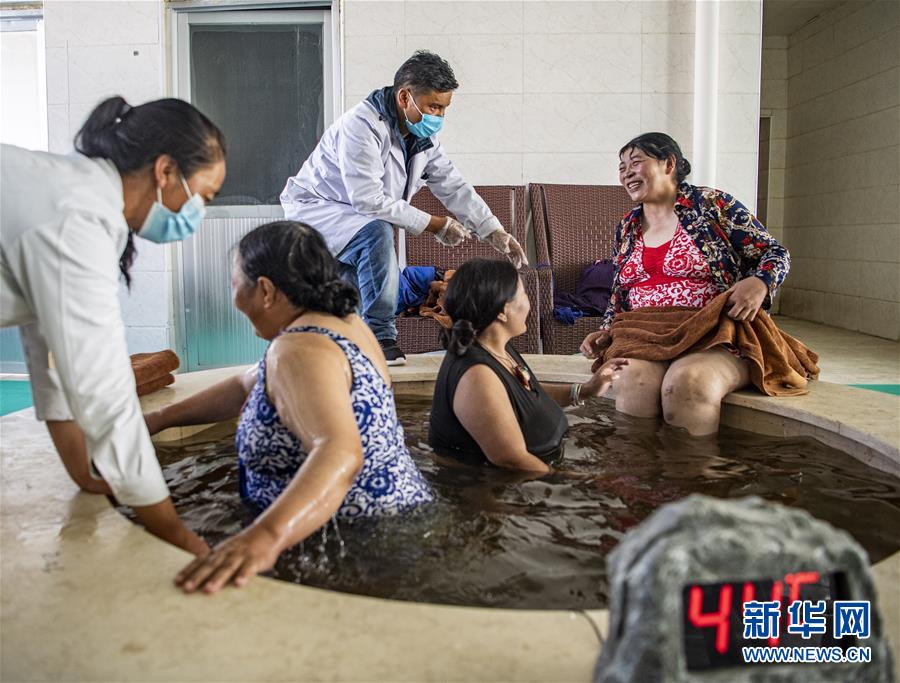 （新華全媒頭條&middot;走向我們的小康生活&middot;圖文互動(dòng)）（10）扎西德勒，我們的新家園&mdash;&mdash;西藏易地扶貧搬遷搬出幸福美好新生活