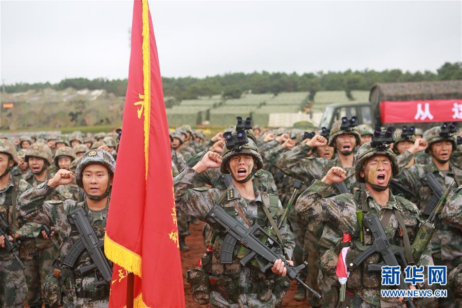 （在習(xí)近平強(qiáng)軍思想指引下&middot;我們在戰(zhàn)位報(bào)告&middot;圖文互動(dòng)）（1）千里移防，鐵心跟黨走&mdash;&mdash;南部戰(zhàn)區(qū)陸軍第75集團(tuán)軍某紅軍旅政治建軍、練兵備戰(zhàn)記事