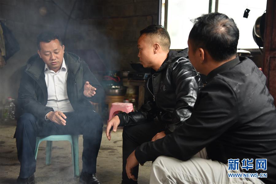 （決戰(zhàn)決勝脫貧攻堅(jiān)&middot;圖文互動(dòng)）&ldquo;父親未完成的事業(yè)，我來(lái)完成&rdquo;&mdash;&mdash;貴州父子接力脫貧攻堅(jiān)