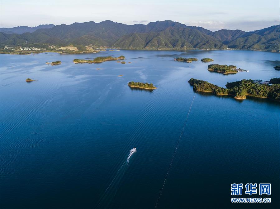 (新華全媒頭條·圖文互動)(9)歷史交匯點上的宏偉藍圖 ——《中共中央關(guān)于制定國民經(jīng)濟和社會發(fā)展第十四個五年規(guī)劃和二〇三五年遠景目標的建議》誕生記