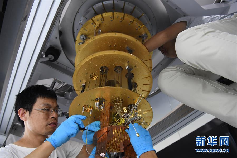 （青春的夢想 青春的奮斗&middot;圖文互動(dòng)）（4）年輕，就要無悔擔(dān)當(dāng)&mdash;&mdash;青春在奉獻(xiàn)中閃光