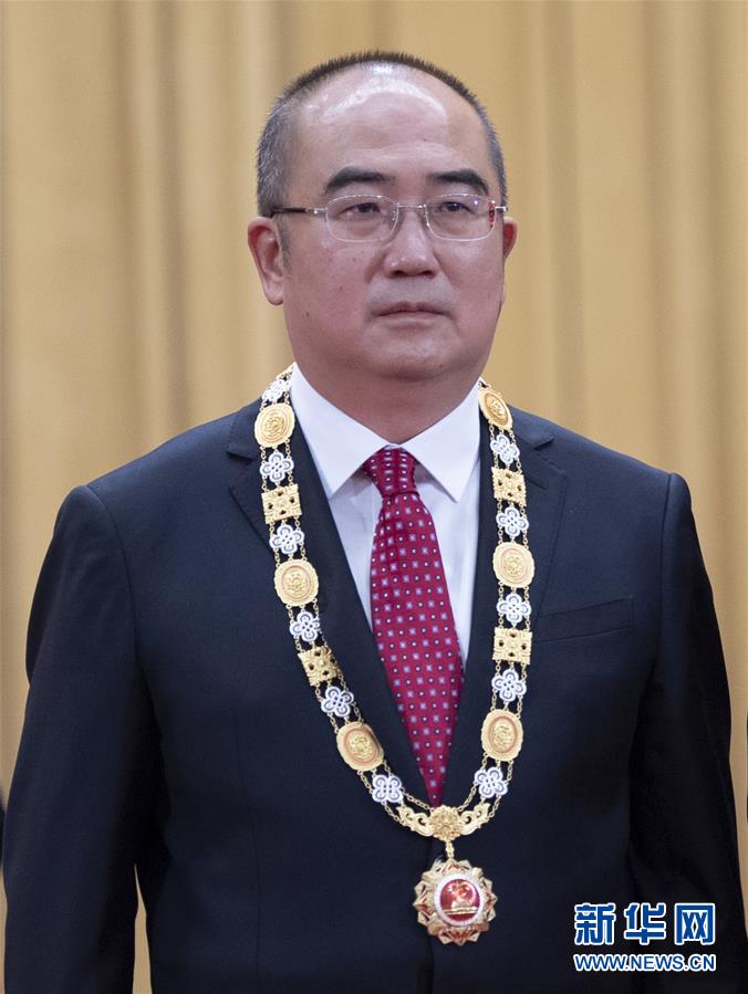 （抗疫先進(jìn)事跡&middot;圖文互動）（1）張定宇：疫情&ldquo;暴風(fēng)眼&rdquo;里，&ldquo;漸凍&rdquo;之軀與時間賽跑