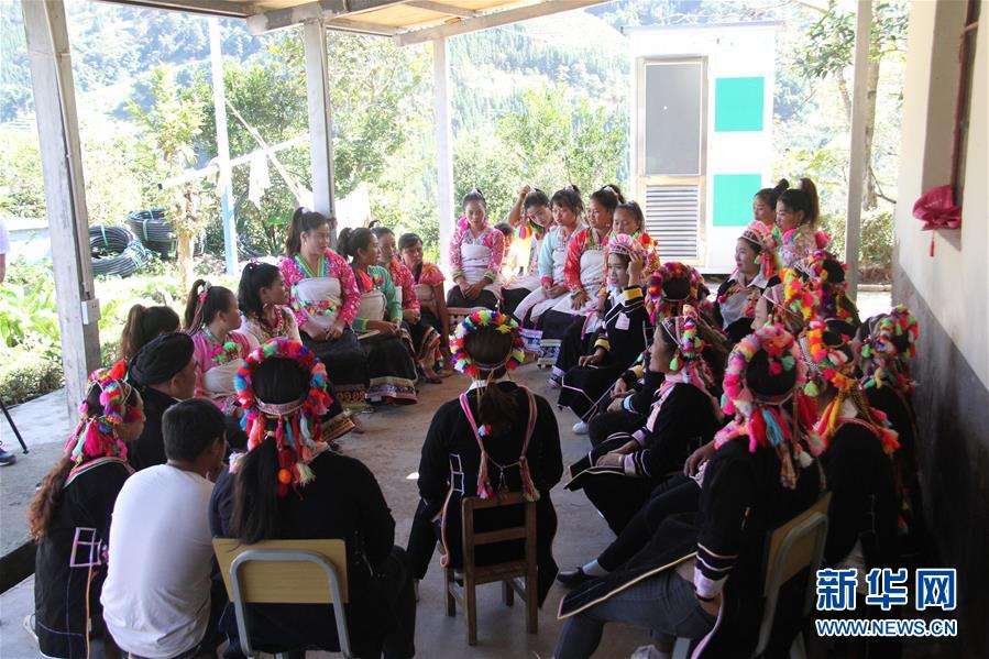 （五中全會精神在基層&middot;圖文互動）（5）天津、福建、廣東、云南等地創(chuàng)新形式讓黨的十九屆五中全會精神&ldquo;飛入尋常百姓家&rdquo;