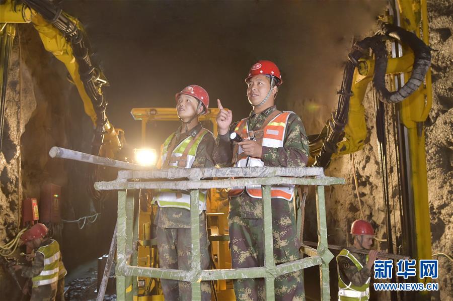 （代表委員履職&middot;圖文互動(dòng)）（1）把創(chuàng)新成果融入國防工程建設(shè)&mdash;&mdash;全國人大代表沙子呷履職記