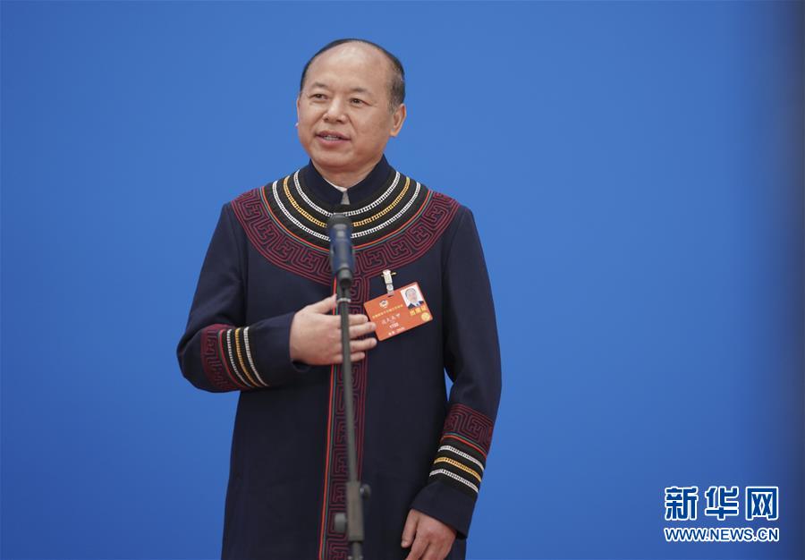 （兩會(huì)&middot;政協(xié)開(kāi)幕&middot;XHDW）（8）接受采訪