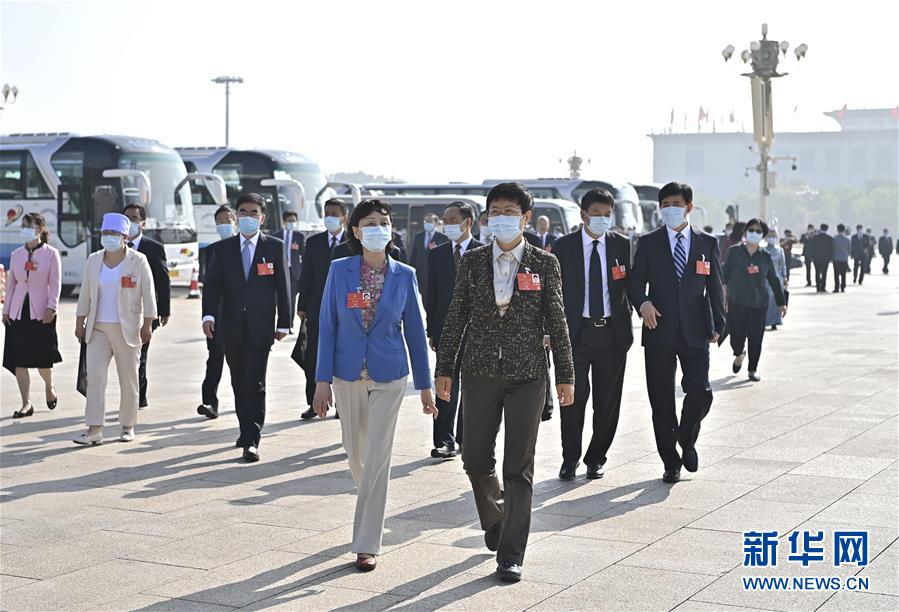 （兩會(huì)&middot;人大開(kāi)幕&middot;XHDW）（3）十三屆全國(guó)人大三次會(huì)議開(kāi)幕