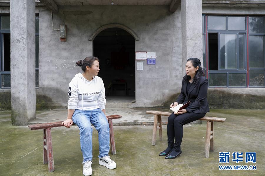 （兩會(huì)人物&middot;圖文互動(dòng)）（4）帶娃、賺錢(qián)兩不誤&mdash;&mdash;一位農(nóng)民工代表眼中的脫貧新工作