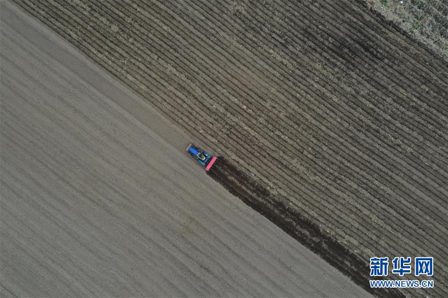 （新華全媒頭條&middot;兩會(huì)特別報(bào)道&middot;圖文互動(dòng)）（5）守住底線(xiàn) 穩(wěn)中求進(jìn)&mdash;&mdash;從全國(guó)兩會(huì)看&ldquo;六穩(wěn)&rdquo;&ldquo;六保&rdquo;如何發(fā)力