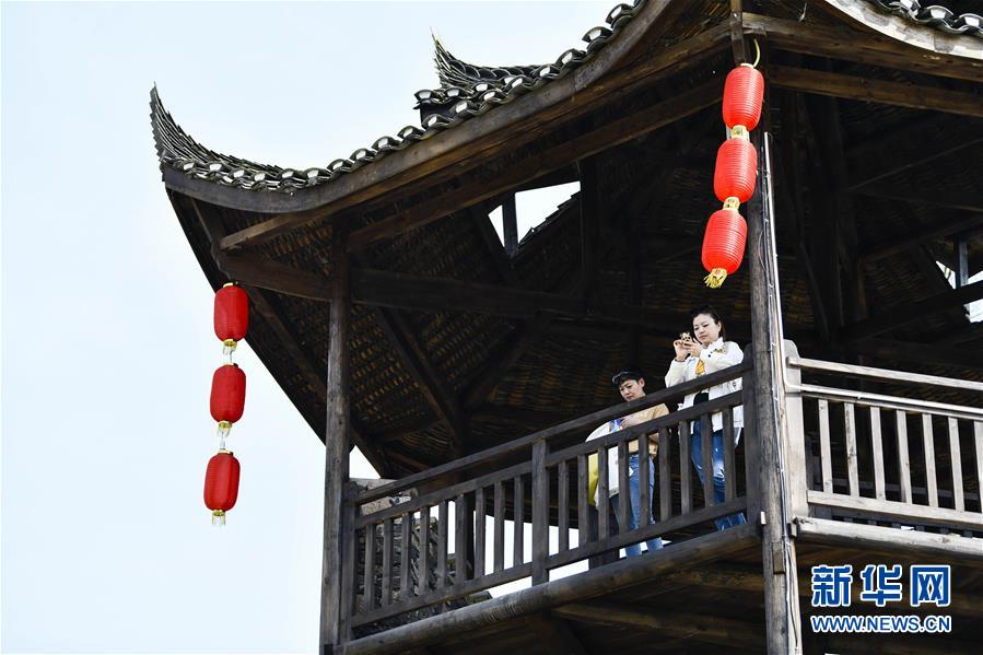 （新華全媒頭條&middot;圖文互動(dòng)）（20）從人民中汲取磅礴力量&mdash;&mdash;習(xí)近平總書記同出席2020年全國(guó)兩會(huì)人大代表、政協(xié)委員共商國(guó)是紀(jì)實(shí)