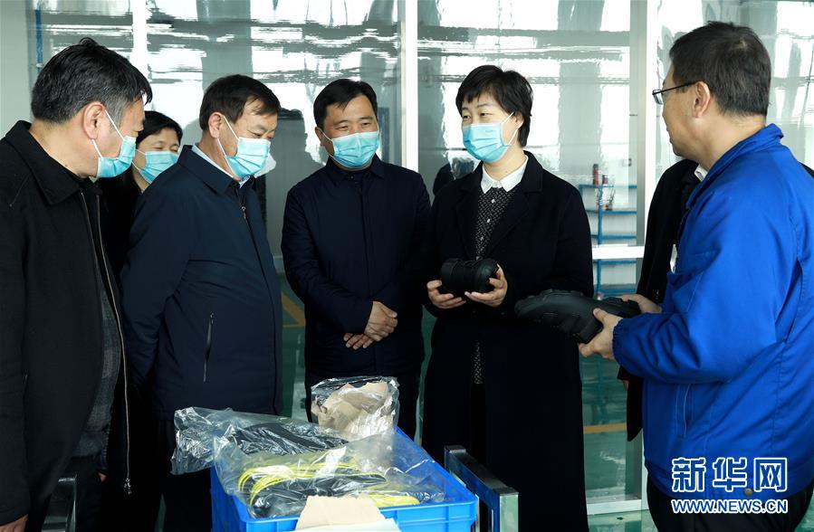 （新時(shí)代優(yōu)秀縣委書記風(fēng)采&middot;圖文互動(dòng)）（2）吳海燕：向百姓交一份無(wú)悔的答卷