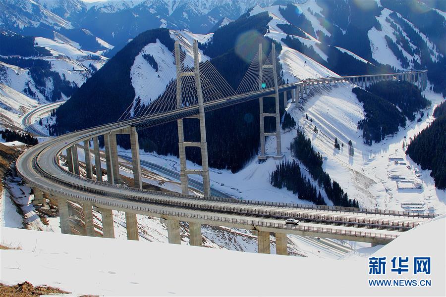 (壯麗70年·奮斗新時(shí)代)(10)我們走在大路上