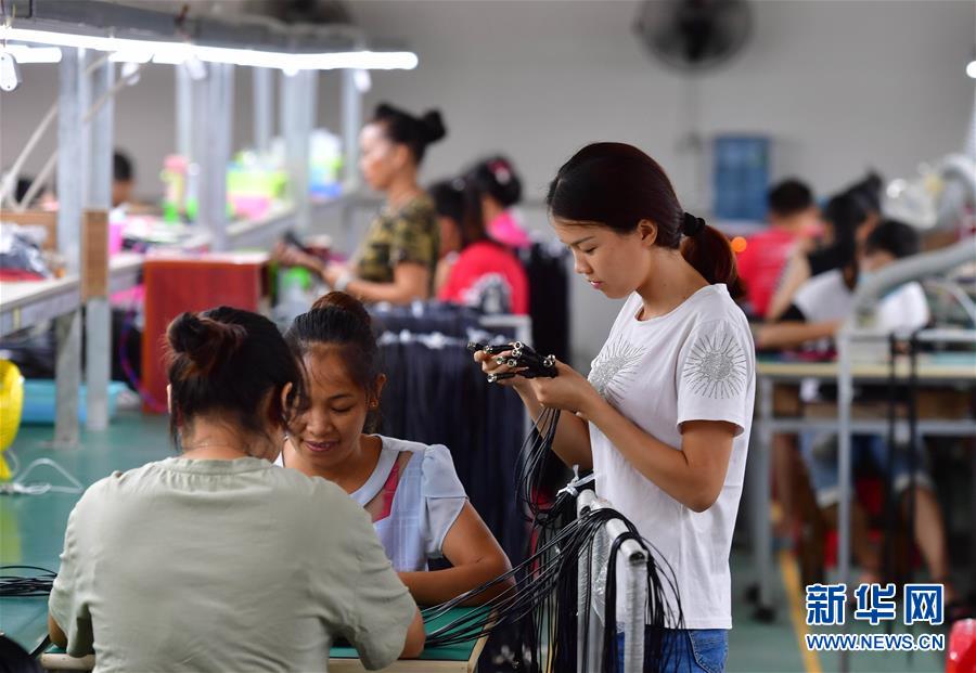 （新華全媒頭條&middot;圖文互動(dòng)）（4）中國道路越走越寬廣&mdash;&mdash;社會(huì)主義中國實(shí)踐啟示錄