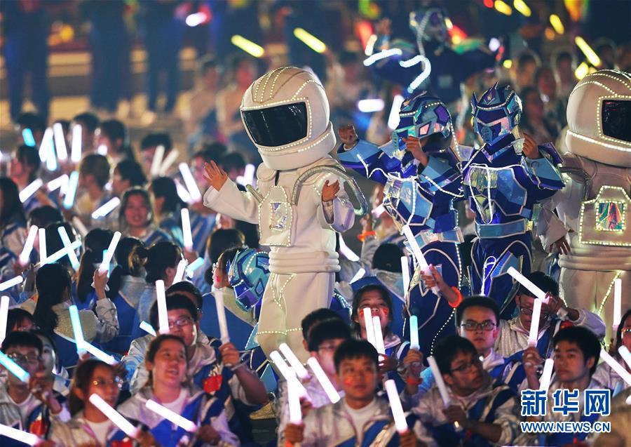 （國(guó)慶70周年&middot;聯(lián)歡活動(dòng)）慶祝中華人民共和國(guó)成立70周年聯(lián)歡活動(dòng)在京舉行