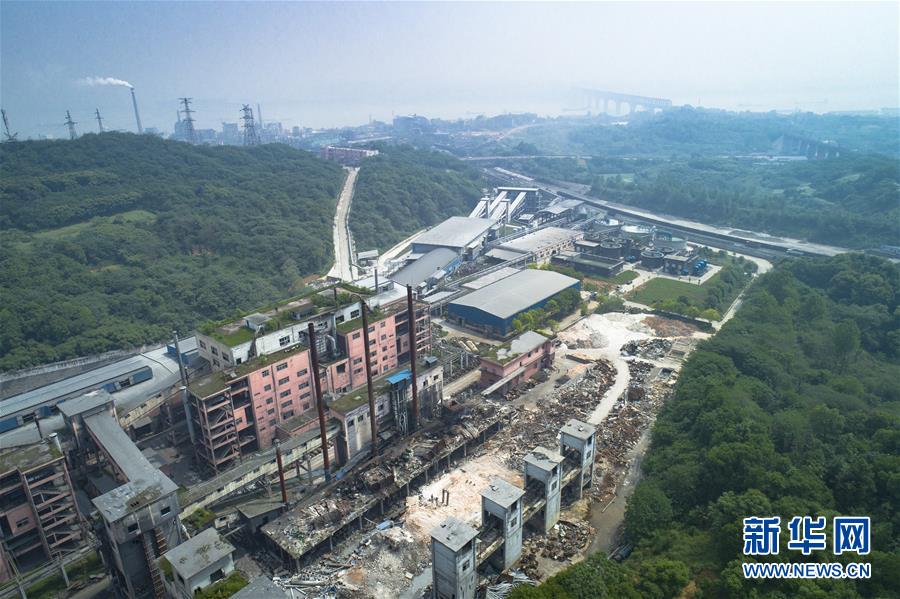 （新華全媒頭條&middot;圖文互動(dòng)）（6）潮起東方萬象新&mdash;&mdash;以習(xí)近平同志為核心的黨中央團(tuán)結(jié)帶領(lǐng)全黨全軍全國(guó)各族人民貫徹落實(shí)黨的十九大精神紀(jì)實(shí)