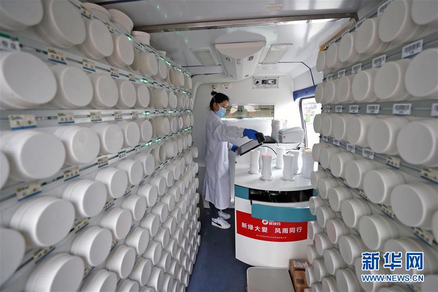 （在習近平新時代中國特色社會主義思想指引下&mdash;&mdash;新時代新作為新篇章&middot;習近平總書記關(guān)切事&middot;圖文互動）（1）高擎利劍驅(qū)疫魔&mdash;&mdash;科研攻關(guān)助力湖北戰(zhàn)&ldquo;疫&rdquo;記