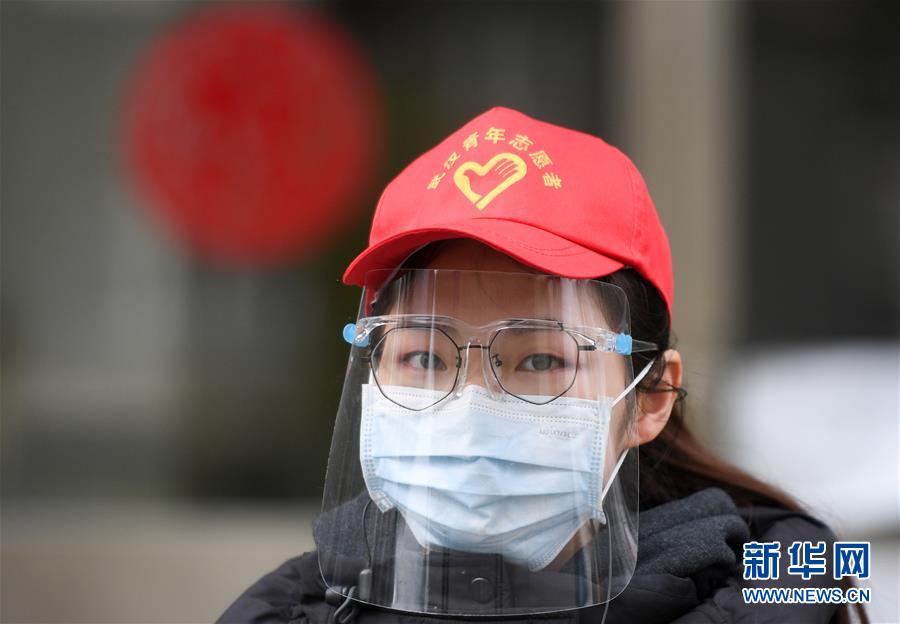 （習近平致敬的戰(zhàn)&ldquo;疫&rdquo;英雄&middot;志愿者篇&middot;圖文互動）（4）他們，微光成炬照征程