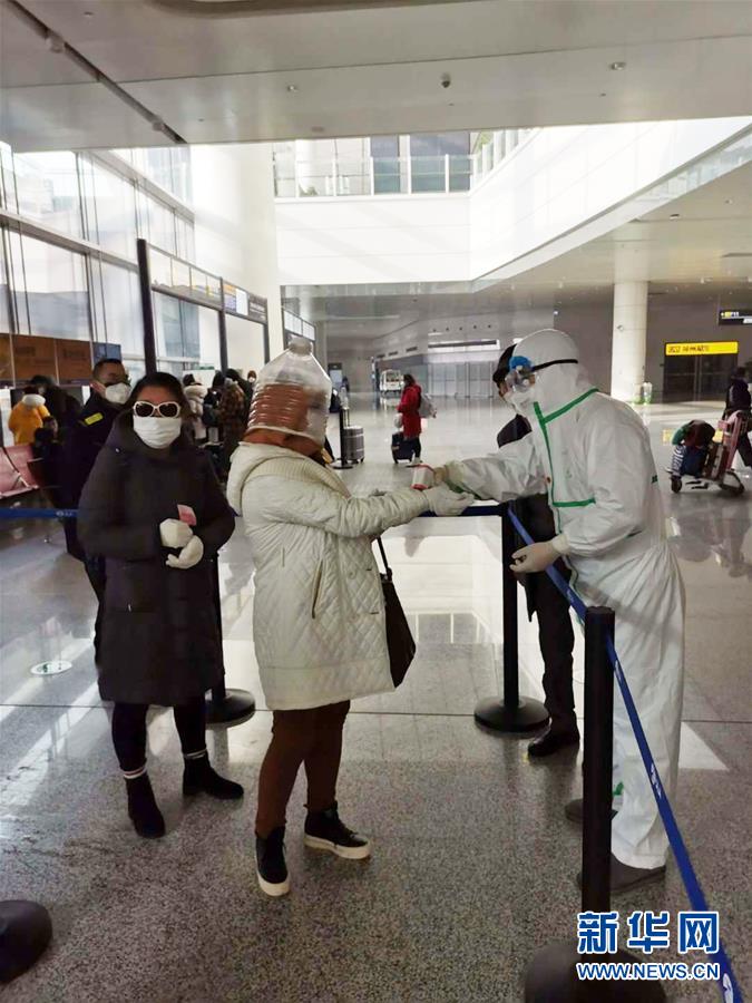 （習近平致敬的戰(zhàn)&ldquo;疫&rdquo;英雄&middot;志愿者篇&middot;圖文互動）（8）他們，微光成炬照征程