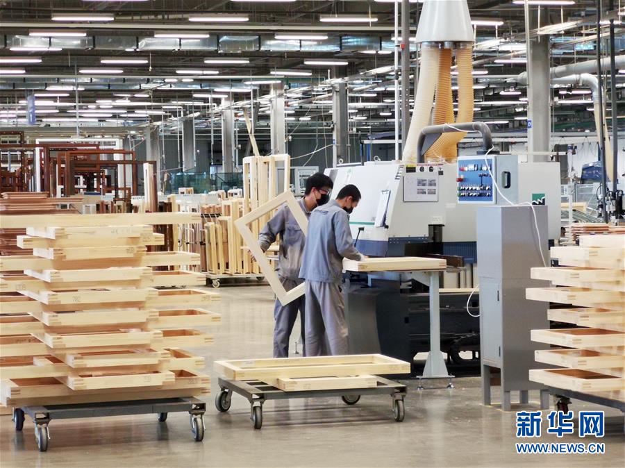 （在習(xí)近平新時代中國特色社會主義思想指引下&mdash;&mdash;新時代新作為新篇章&middot;習(xí)近平總書記關(guān)切事&middot;圖文互動）（2）陽光總在風(fēng)雨后&mdash;&mdash;中小企業(yè)在疫情中迎難而上