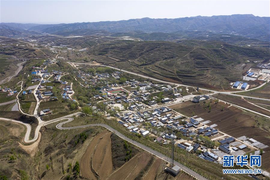 （新華全媒頭條&middot;圖文互動(dòng)）（4）初夏，循著總書記的腳步探訪產(chǎn)業(yè)扶貧新事