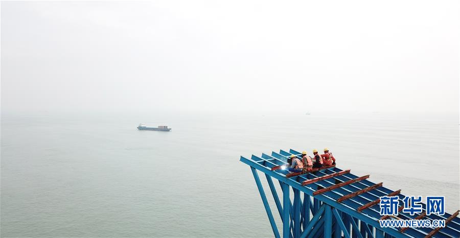 （在習(xí)近平新時(shí)代中國(guó)特色社會(huì)主義思想指引下&mdash;&mdash;新時(shí)代新作為新篇章&middot;習(xí)近平總書(shū)記關(guān)切事&middot;圖文互動(dòng)）（2）新機(jī)遇、新引擎&mdash;&mdash;重大工程重大項(xiàng)目建設(shè)新動(dòng)向觀(guān)察