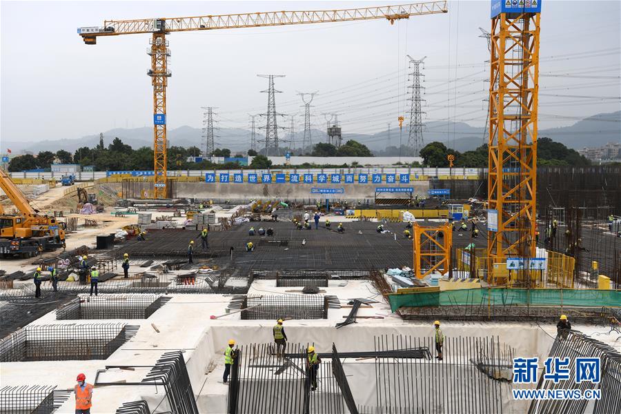 （在習(xí)近平新時(shí)代中國(guó)特色社會(huì)主義思想指引下&mdash;&mdash;新時(shí)代新作為新篇章&middot;習(xí)近平總書(shū)記關(guān)切事&middot;圖文互動(dòng)）（6）新機(jī)遇、新引擎&mdash;&mdash;重大工程重大項(xiàng)目建設(shè)新動(dòng)向觀(guān)察