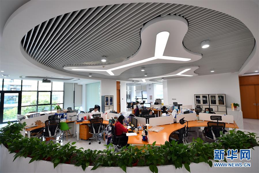 (在習近平新時代中國特色社會主義思想指引下——新時代新作為新篇章·習近平總書記關切事·圖文互動)(4)我家大門常打開——經濟特區(qū)全方位對外開放故事