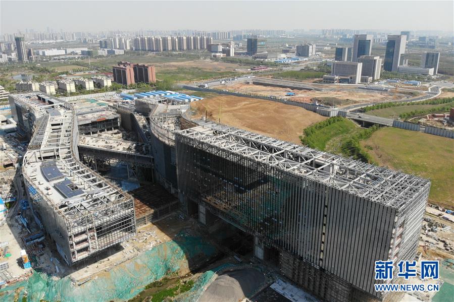 (在習(xí)近平新時(shí)代中國特色社會(huì)主義思想指引下——新時(shí)代新作為新篇章·習(xí)近平總書記關(guān)切事·圖文互動(dòng))(5)探“微觀世界” 抓“關(guān)鍵變量”——我國科學(xué)家與量子“糾纏”的故事