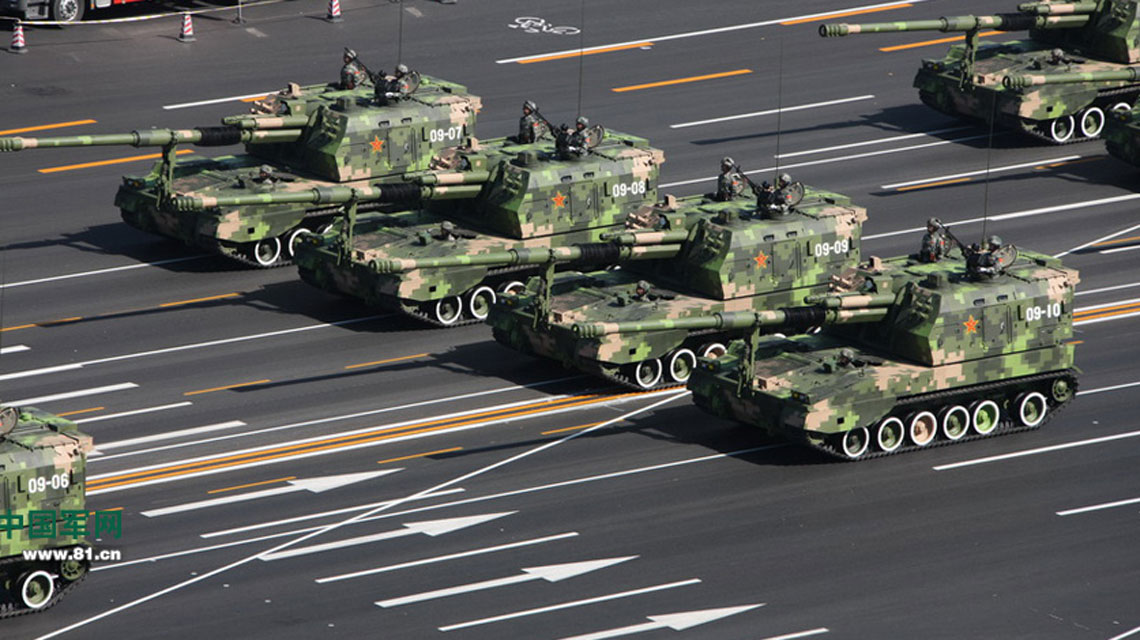 歷次國(guó)慶閱兵集錦：英雄！中國(guó)炮兵