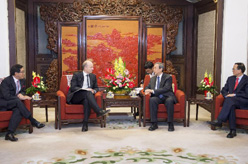 馬凱會見國際證監(jiān)會組織理事會主席、香港證監(jiān)會行政總裁歐達禮和香港證監(jiān)會主席唐家成