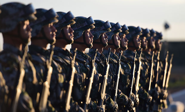 沙場今點兵！習(xí)近平檢閱部隊