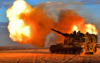 戈壁大漠上演自行火炮分隊對抗，場面霸氣！